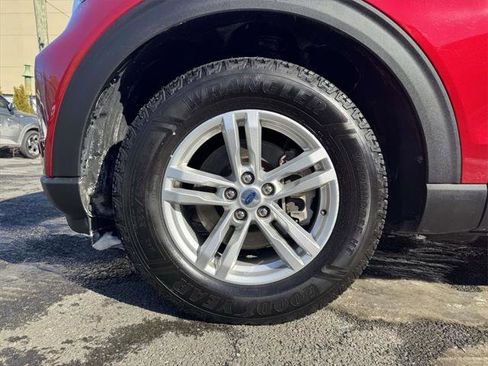 Used 2022 Ford Explorer XLT w/ Equipment Group 202A image 8