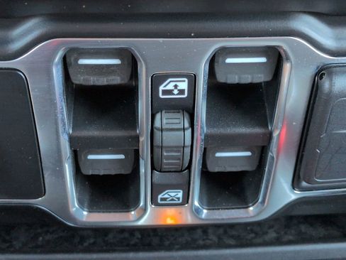 Used 2022 Jeep Wrangler Unlimited Sport AWD/4WD image 24
