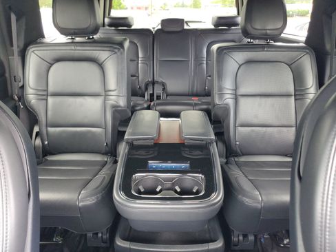 Certified 2023 Lincoln Navigator Reserve AWD/4WD image 19