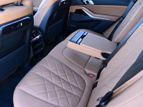 Certified 2025 BMW X5 xDrive40i w/ Premium Package image 10