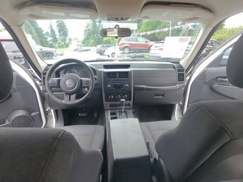 Used 2012 Jeep Liberty Sport RWD image 15