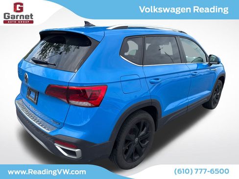 Used 2023 Volkswagen Taos SE w/ Panoramic Sunroof Package AWD/4WD image 5