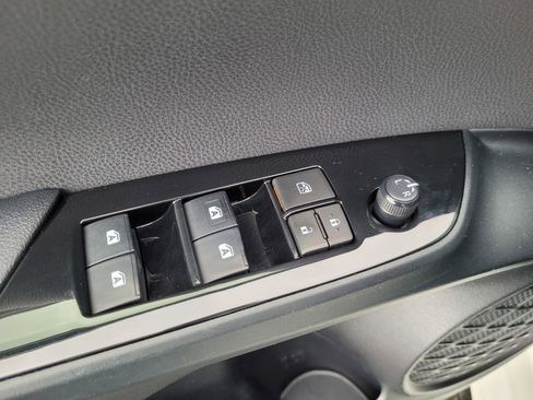 Used 2017 Toyota Prius Two image 24