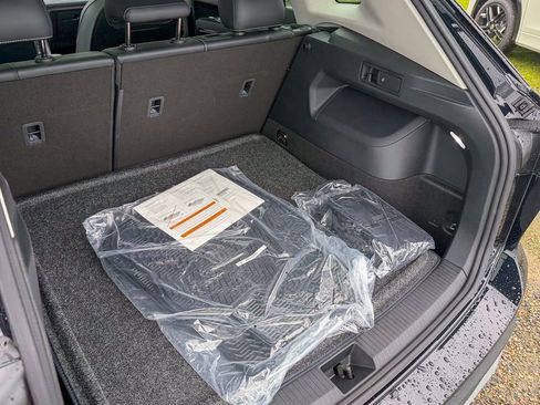 New 2026 Volkswagen Tiguan SE image 25