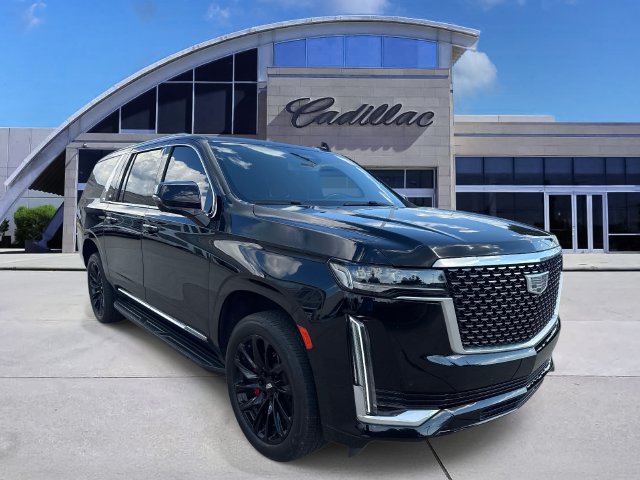 Used 2022 Cadillac Escalade ESV Luxury w/ LPO, Illumination Package AWD/4WD image 3