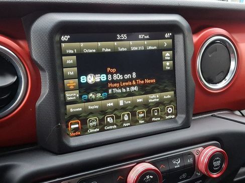Used 2018 Jeep Wrangler Unlimited Rubicon AWD/4WD image 18