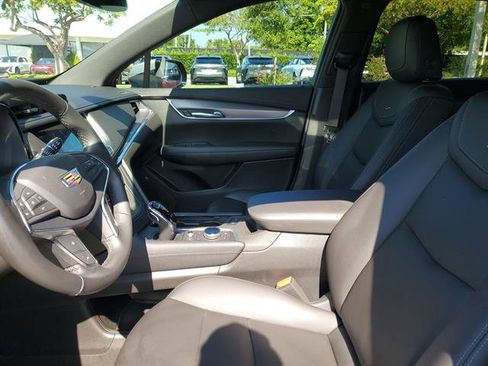 Used 2023 Cadillac XT5 Luxury FWD image 53