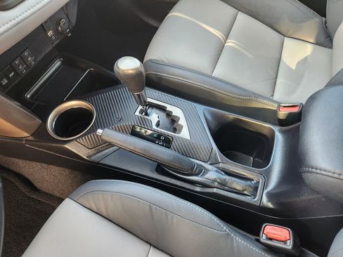 Used 2015 Toyota RAV4 Limited w/ Technology Package FWD image 19