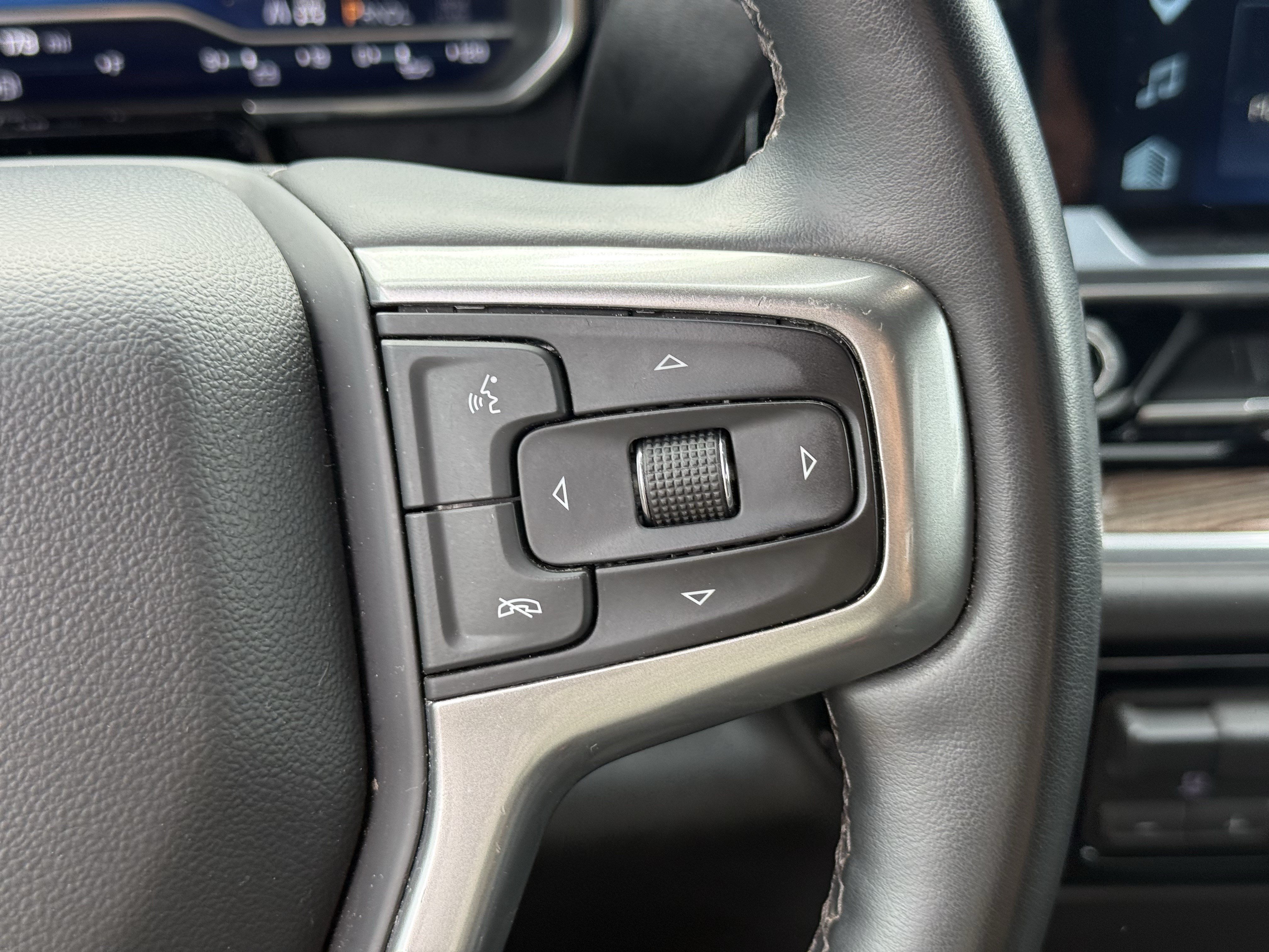 Used 2025 Chevrolet Silverado 2500 LT w/ Convenience Package AWD/4WD image 17