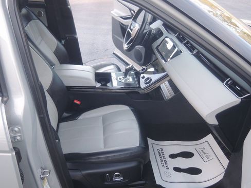 Used 2022 Land Rover Range Rover Evoque R-Dynamic S image 35