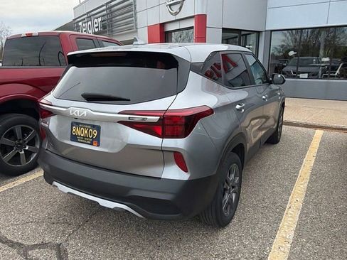 Used 2023 Kia Seltos LX AWD/4WD image 4