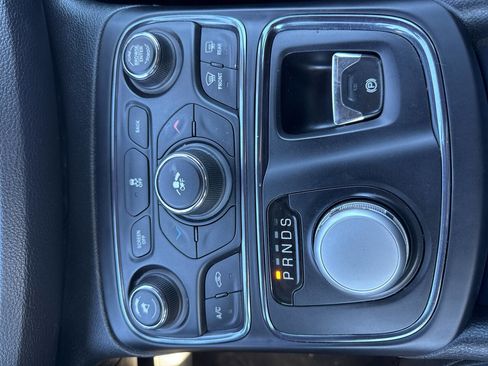 Used 2016 Chrysler 200 S FWD image 15