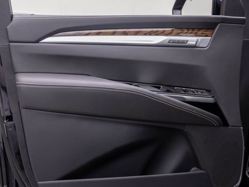 New 2026 Cadillac Escalade ESV Platinum Sport AWD/4WD image 14