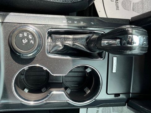 Used 2018 Ford Explorer XLT w/ Equipment Group 202A image 22