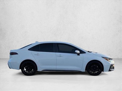 Used 2022 Toyota Corolla SE FWD image 4