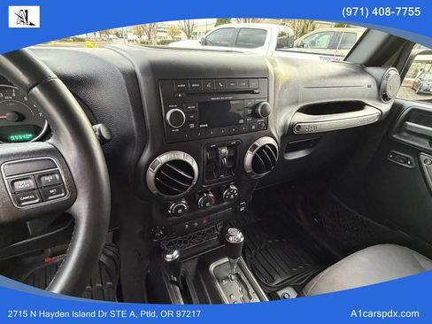 Used 2015 Jeep Wrangler Unlimited Sport w/ Power Convenience Group AWD/4WD image 20