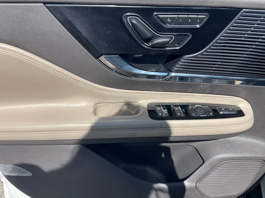 Used 2021 Lincoln Corsair AWD image 7