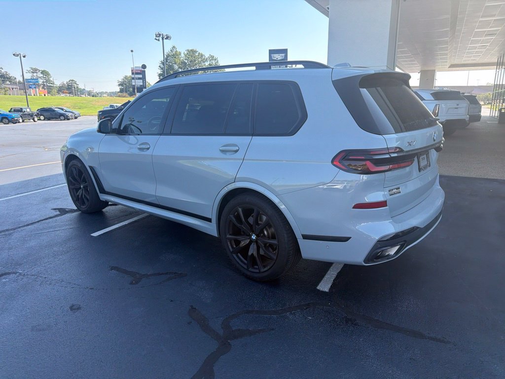 Used 2025 BMW X7 xDrive40i w/ Executive Package AWD/4WD image 2