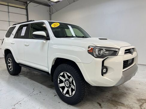 Used 2021 Toyota 4Runner TRD Off-Road AWD/4WD image 8