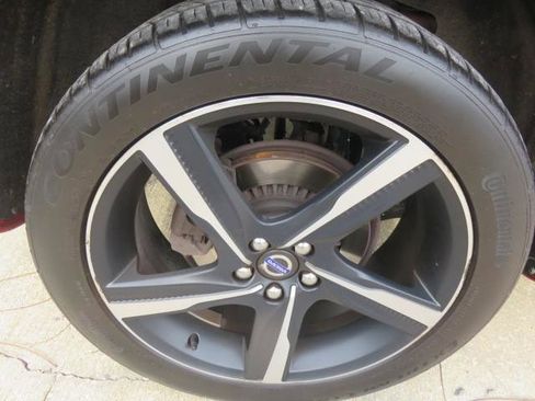 Used 2015 Volvo XC60 T6 R-Design image 13