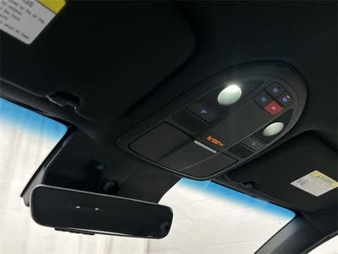 Used 2024 Genesis G70 2.5T image 21