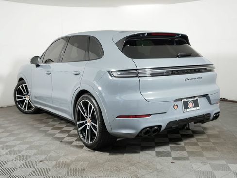 Certified 2025 Porsche Cayenne GTS AWD/4WD image 3