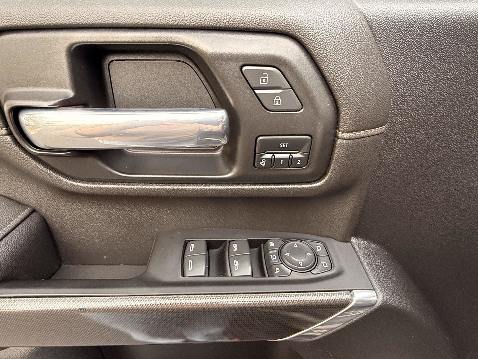 Used 2022 GMC Sierra 2500 AT4 AWD/4WD image 12