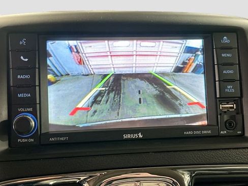 Used 2016 Chrysler Town & Country Touring-L w/ Driver Convenience Group image 14