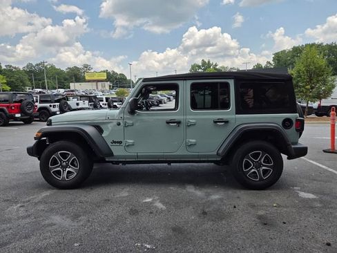 Used 2023 Jeep Wrangler Unlimited Sport AWD/4WD image 4