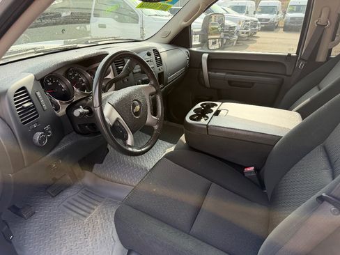Used 2010 Chevrolet Silverado 2500 LT w/ Interior Plus Package image 13
