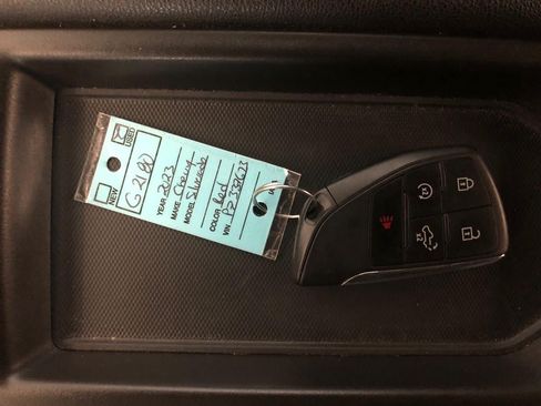 Used 2023 Chevrolet Silverado 1500 LT AWD/4WD image 19