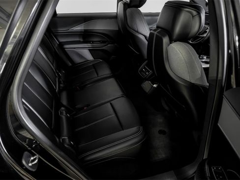 Used 2024 Cadillac Lyriq Tech image 36