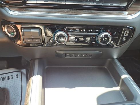 Used 2025 Chevrolet Silverado 3500 LT w/ Convenience Package AWD/4WD image 23