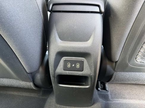 Used 2025 Hyundai Venue SEL FWD image 20