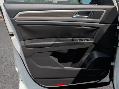 Used 2018 Volkswagen Atlas SE w/ R-Line Package AWD/4WD image 8