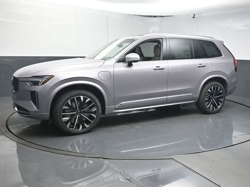 New 2026 Volvo XC90 T8 Core w/ Protection Package Premier image 4