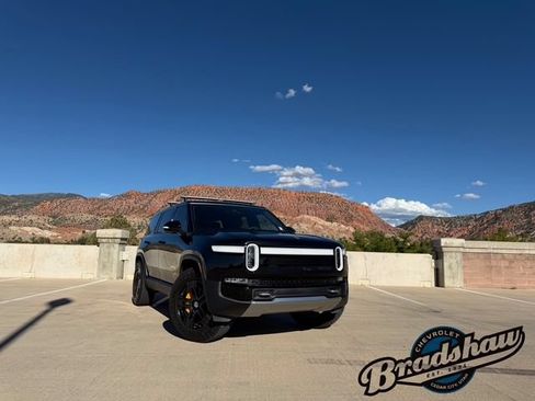 Used 2023 Rivian R1S Adventure Quad AWD/4WD image 2