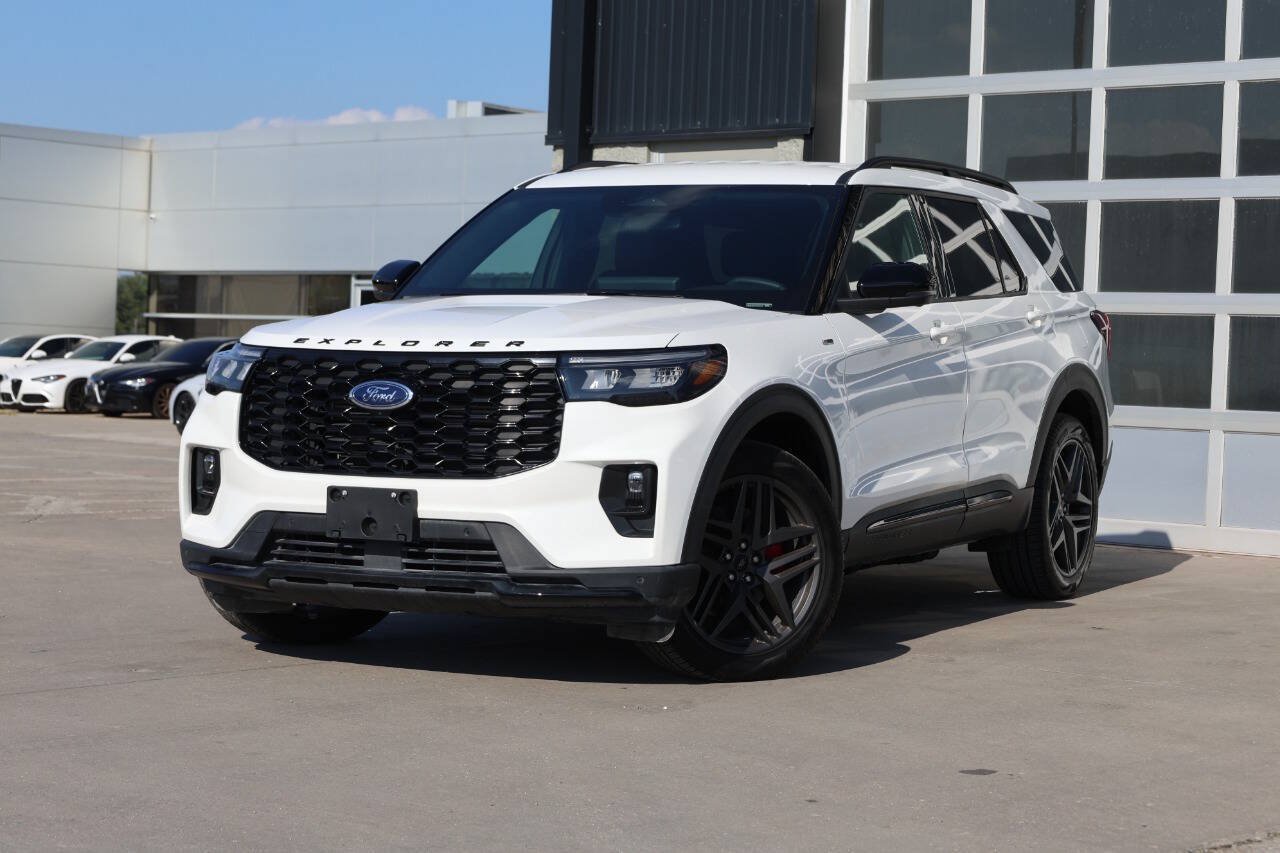 Used 2025 Ford Explorer ST-Line w/ Premium Package AWD/4WD image 3