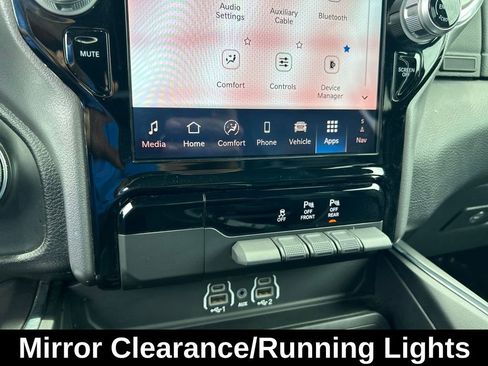 Used 2025 RAM 1500 Laramie AWD/4WD image 40