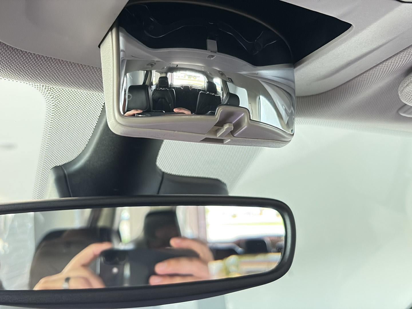Used 2023 Chrysler Pacifica Touring-L FWD image 23