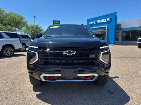 Used 2025 Chevrolet Suburban Z71 AWD/4WD image 3