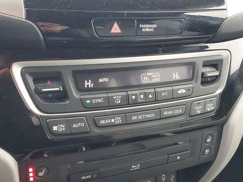 Used 2018 Honda Pilot Elite image 24