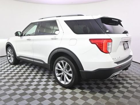 Used 2021 Ford Explorer Platinum w/ Equipment Group 601A AWD/4WD image 3