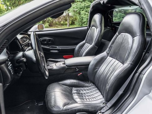 Used 1999 Chevrolet Corvette Coupe w/ Performance Handling Pkg RWD image 30