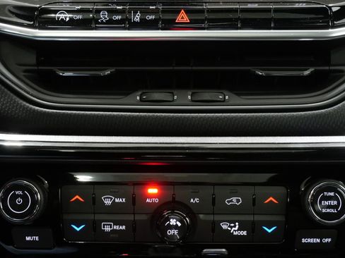 New 2026 Jeep Compass Latitude w/ Sun and Sound Group image 20