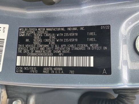 Used 2022 Toyota Highlander LE AWD/4WD image 30