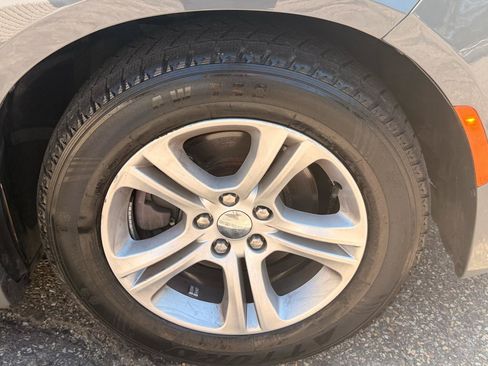 Used 2019 Dodge Charger SXT RWD image 14