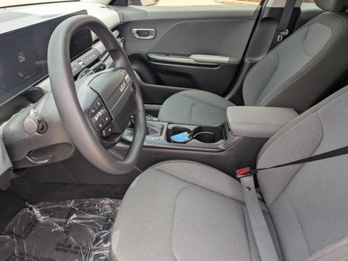 Certified 2025 Kia K4 FWD image 24