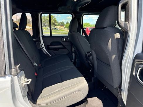 Used 2024 Jeep Wrangler Unlimited Sahara AWD/4WD image 10
