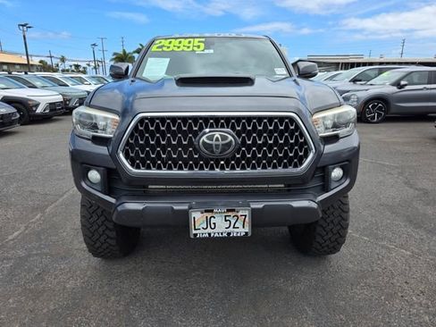 Used 2018 Toyota Tacoma 2WD Double Cab image 2